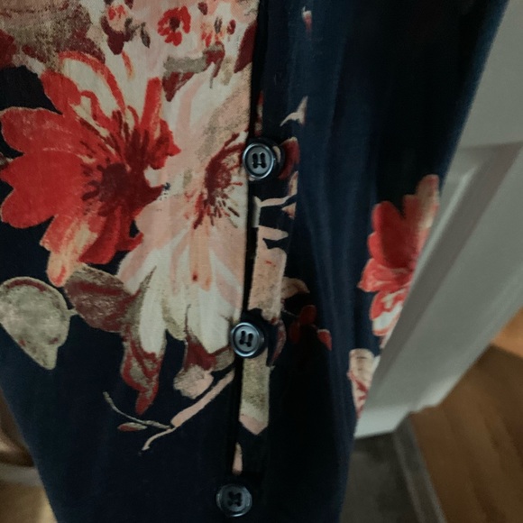 NWOT PEEP BACK 3/4th SLIT DRESS - Picture 8 of 9